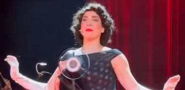 Cris Pompeo, atriz e cantora