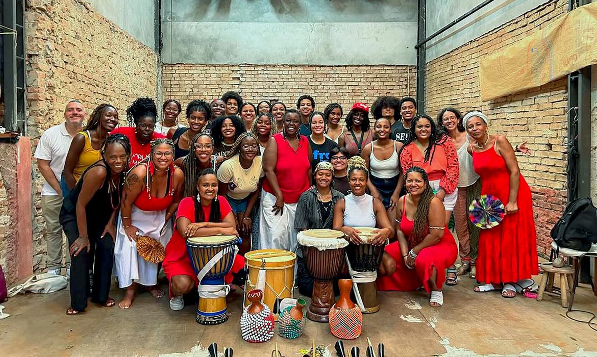 Brasília (DF) 28/02/2025 - Ilú Oba de Min abre carnaval de rua de SP nesta sexta-feira
Formado por mulheres negras, grupo sai às 20h da Praça da República.
Foto: Ilú Oba de Min/Instagram