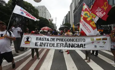 São Paulo (SP) 20/11//2023 - Marcha da Consciência Negra na avenida Paulista defendem projetos de vida para população negra no Brasil. 
Foto: Paulo Pinto/Agência Brasil