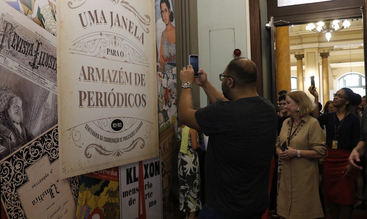 Rio de Janeiro (RJ), 13/07/2023 - A exposição Uma janela para o Armazém de Periódicos, da Biblioteca Nacional, celebra o centenário da Coordenação de Publicações Seriadas. Foto: Fernando Frazão/Agência Brasil