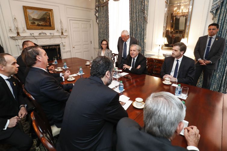 Presidente Jair Bolsonaro durante encontro com o Senhor Luis Almagro, Secretário-Geral da Organização dos Estados Americanos.
