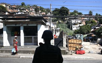 Rio de Janeiro -  Operação do Comando Conjunto das forças de segurança no Complexo do Lins, zona norte da cidade (Tânia Rêgo/Agência Brasil)