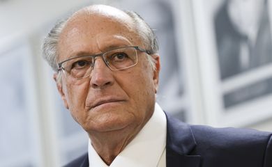 Brasília (DF), 13/09/2024 - O vice-presidente e ministro do Desenvolvimento, Indústria, Comércio e Serviços, Geraldo Alckmin, durante entrevista sobre a regulamentação do programa Depreciação Acelerada, que tem como objetivo modernizar o parque industrial brasileiro. Foto: Marcelo Camargo/Agência Brasil