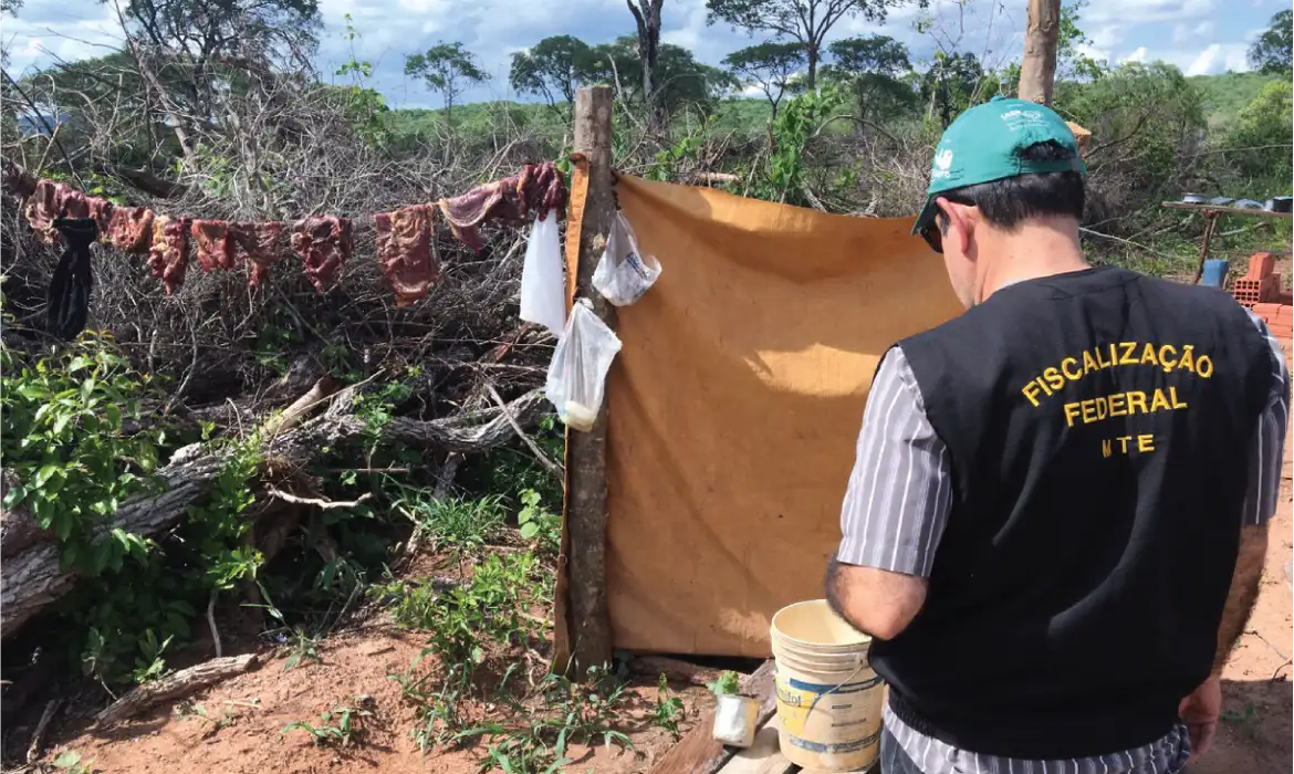 Flagrante de escravidão moderna em Mato Grosso do Sul, no município de Porto Murtinho.