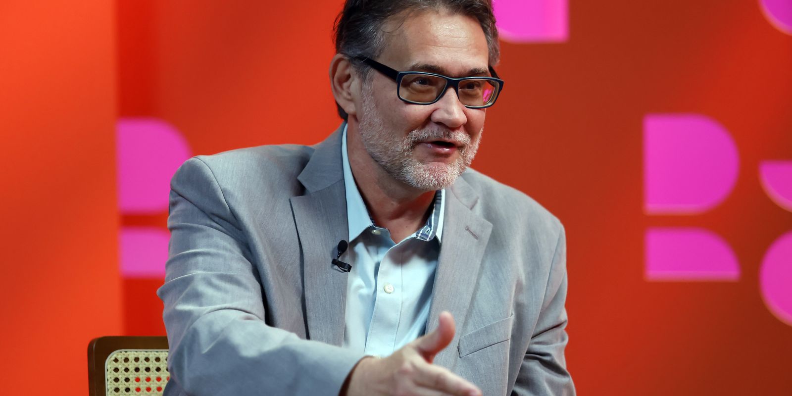 Brasil no Mundo recebe o historiador João Cezar de Castro Rocha