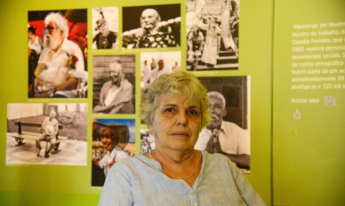 Rio de Janeiro (RJ), 13/06/2023 – A fotógrafa Claudia Ferreira na exposição LGBT+60: Corpos que Resistem, no Museu da República, na zona sul da capital fluminense. Foto: Tomaz Silva/Agência Brasil