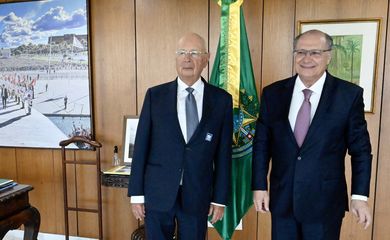Brasília (DF), 17-05-2023 - Presidente da República em Exercício Geraldo Alckmin durante encontro com Klaus Schwab Fundador e Presidente Executivo do Fórum Econômico Mundial . Foto: Cadu Gomes/VPR