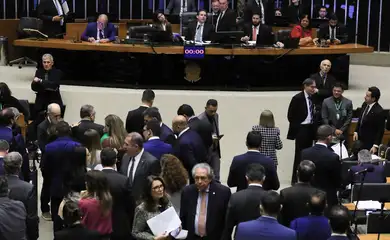 Brasília - 21/10/2025 -Câmara aprova urgência para projeto que impede cobrança por bagagem de mão em voos. Foto: Lula Marques/ Agência Brasil.