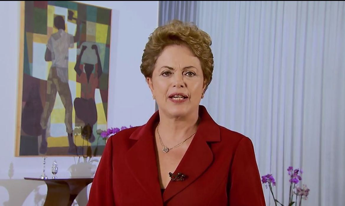 A presidenta Dilma Rousseff usa as redes sociais para fazer pronunciamento no Dia do Trabalho