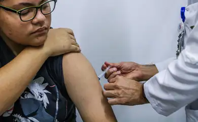 São Paulo (SP), 04/04/2024 - Primeiro dia de vacinação contra dengue em crianças de 10 a 14 anos na Unidade  Básica de Saúde - UBS Vila Jaguara, na região oeste.
Foto: Rovena Rosa/Agência Brasil
