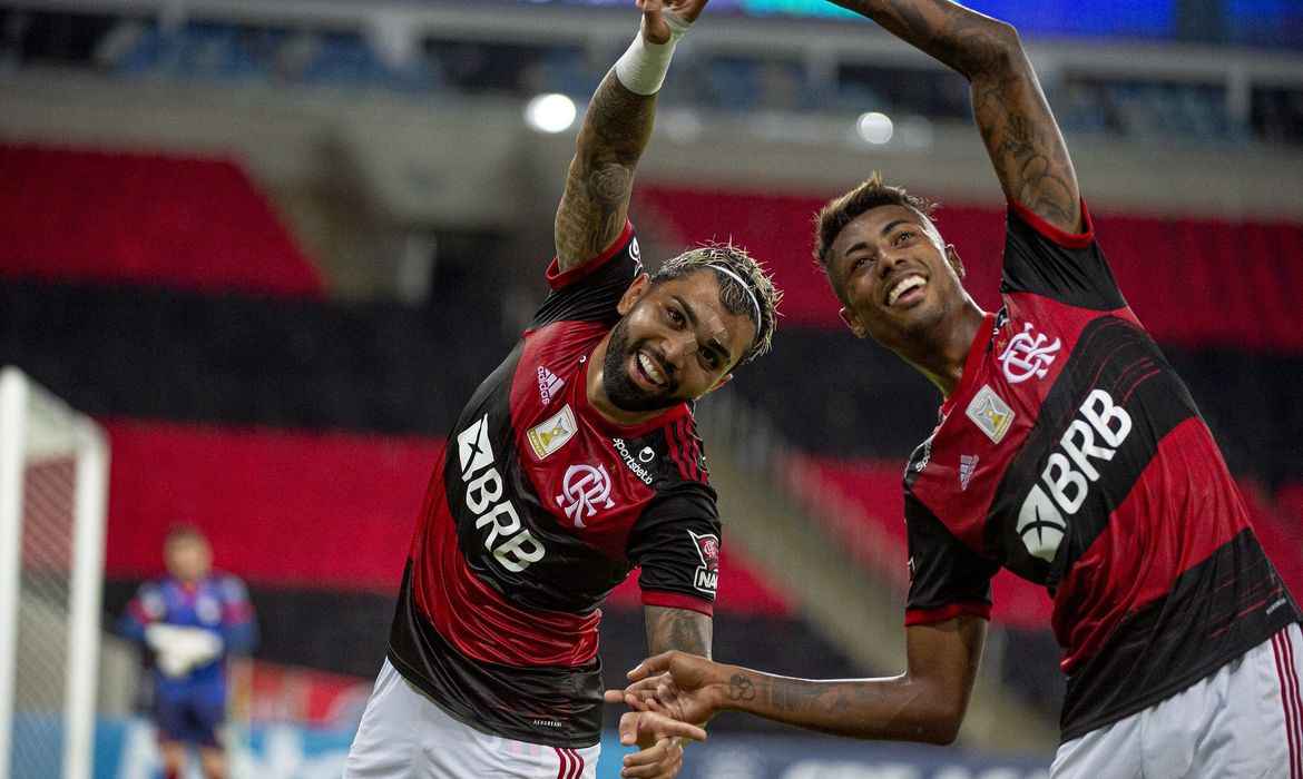 Melhor em campo, Diego Alves comemora vitória do Flamengo na