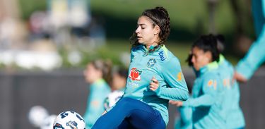 Angelina, volante da Seleção Feminina