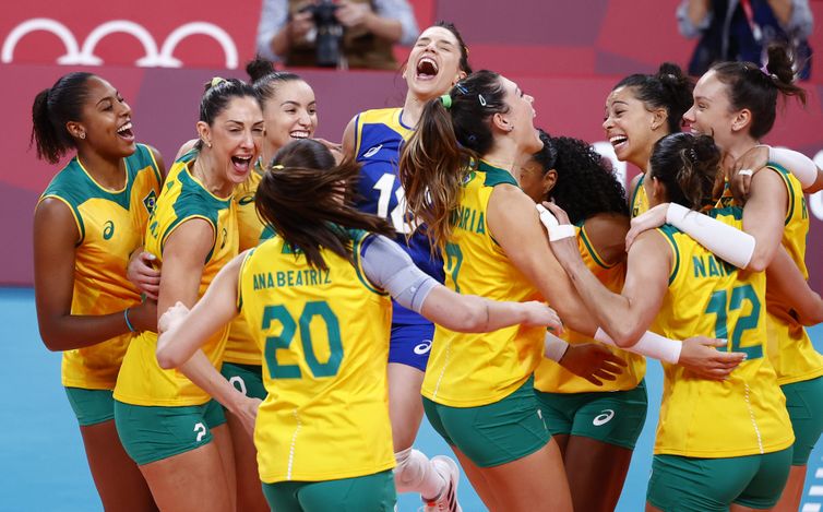 Jogadoras do Brasil durante vitória sobre a Coreia do Sul na semifinal do torneio de vôlei feminino da Tóquio 2020 - Olimpíada  - seleção feminina brasileira de vôlei