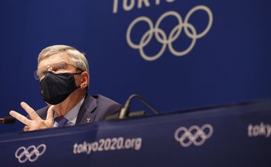 Presidente do COI, Thomas Bach, durante entrevista coletiva em Tóquio - Olimpíada