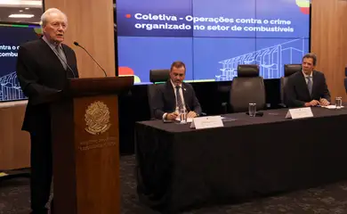 Brasília (DF), 28/08/2025 - O ministro da Justiça e Segurança Pública, Ricardo Lewandowski, durante entrevista coletiva para detalhar duas operações da Polícia Federal para combater a atuação do crime organizado no setor de combustíveis. Foto: José Cruz/Agência Brasil