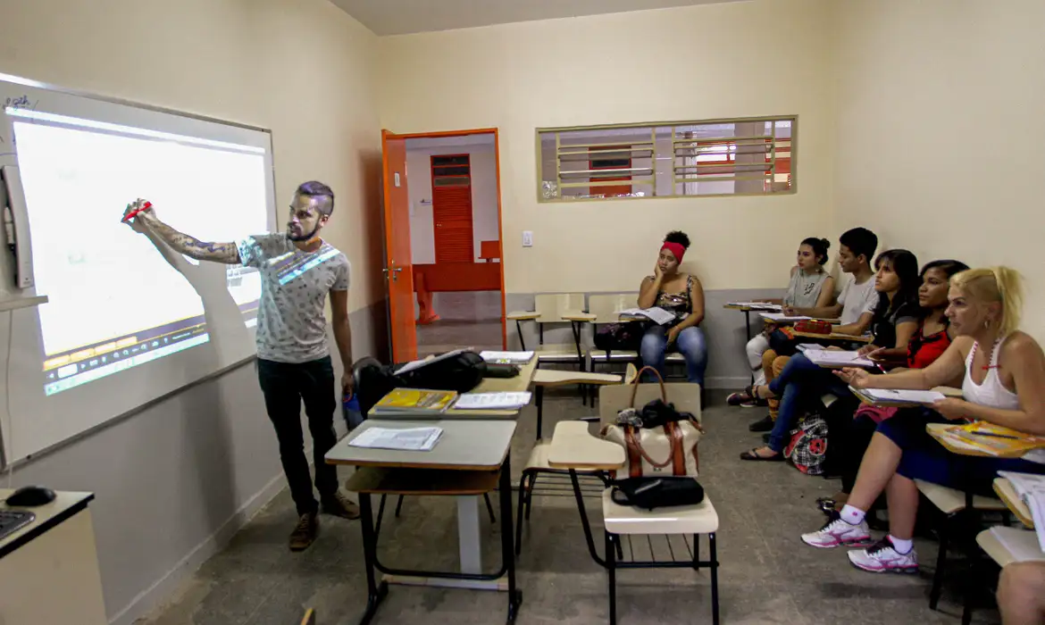 Brasília (DF) 28/11/2023 – Estudantes do ensino médio terão poupança para permanecer na escola Foto: Joel Rodrigues/Agência Brasília