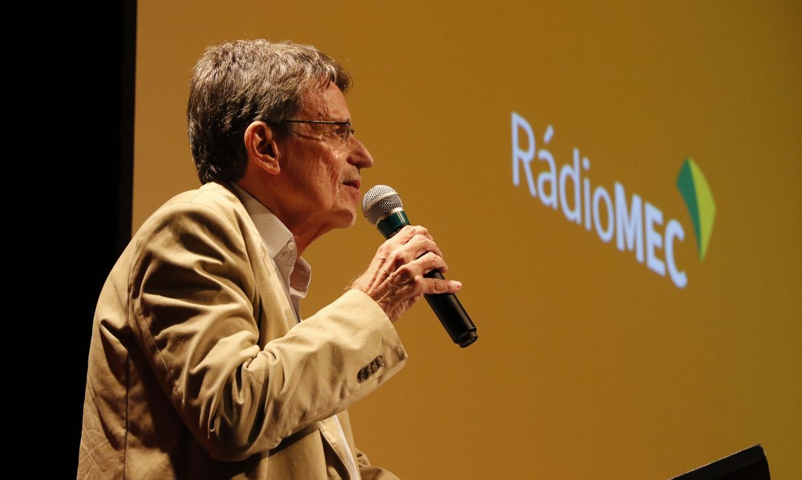 Rio de Janeiro (RJ), 20/04/2023 - O presidente da Empresa Brasil de Comunicação (EBC), Hélio Doyle, na comemoração dos 100 anos da Rádio MEC, no Teatro da Caixa Nelson Rodrigues. Foto: Fernando Frazão/Agência Brasil