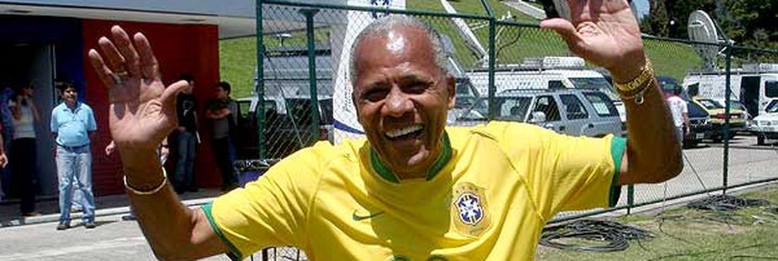 O ex-atacante da seleção brasileira, Dadá Maravilha