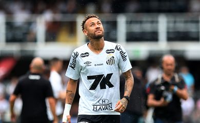 Neymar em jogo do Santos contra o Cruzeiro
 7/12/2025    REUTERS/Thiago Bernardes