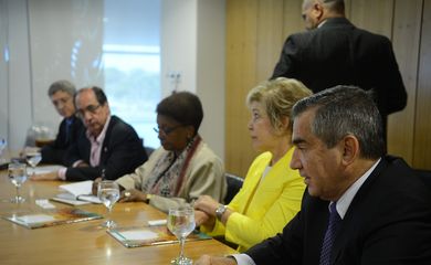 Brasilia - Os ministros, Gilberto Carvalho, Marta Suplicy e Luiza Bairros, discutem os 