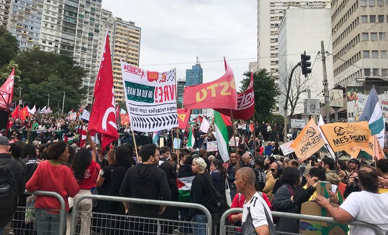 São Paulo-15/06/2025 Manifestantes se unem a protestos mundiais e fazem ato nesta domingo  pró-Palestina no centro de São Paulo. Foto Guilherme Jeronymo/ Agência Brasil.