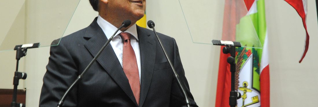 Governador Raimundo Colombo, reeleito em primeiro turno, foi empossado para o segundo mandato na noite desta quinta-feira (1º), em ato na Assembleia Legislativa de Santa Catarina.