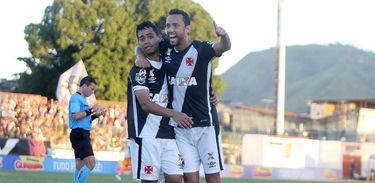 Rafael Marques e Yago Pikachu marcaram os gols da vitória do Vasco