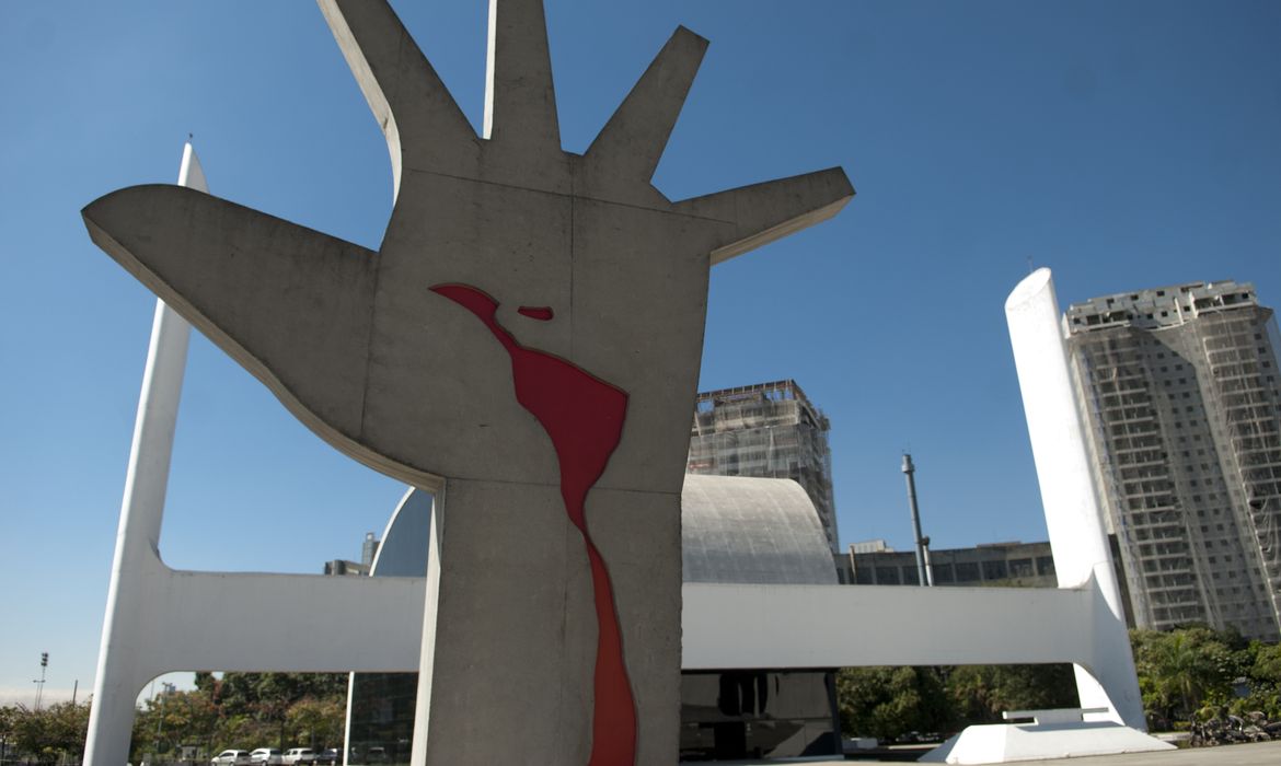  O Memorial da América Latina é um centro cultural, político e de lazer, inaugurado em 18 de março de 1989 na cidade de São Paulo