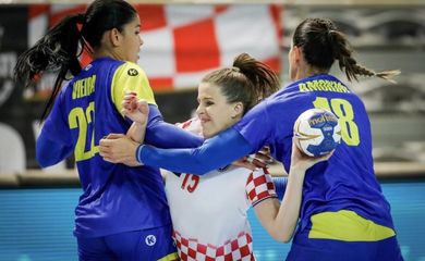 Brasil cai para anfitriãs e leva vice em torneio na Croácia.