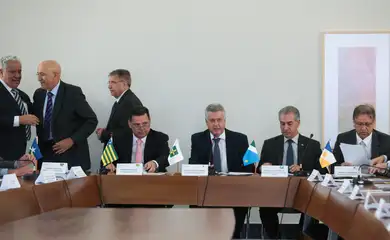 Brasília - Fórum de Governadores do Brasil Central para discutir o desenvolvimento de projetos comuns em educação, saúde e turismo  (José Cruz/Agência Brasil)