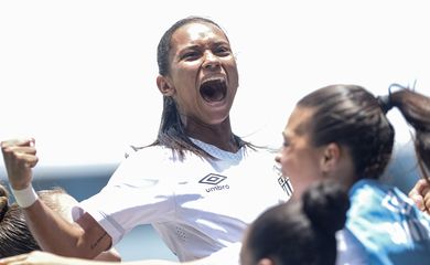 13/12/2025 - São Paulo - Santos faz 4 a 0 no campeão Fluminense e pega Grêmio. Goleadas e penalidades definem semifinalistas da Copinha Feminina. Foto: Reinaldo Campos/Santos FC