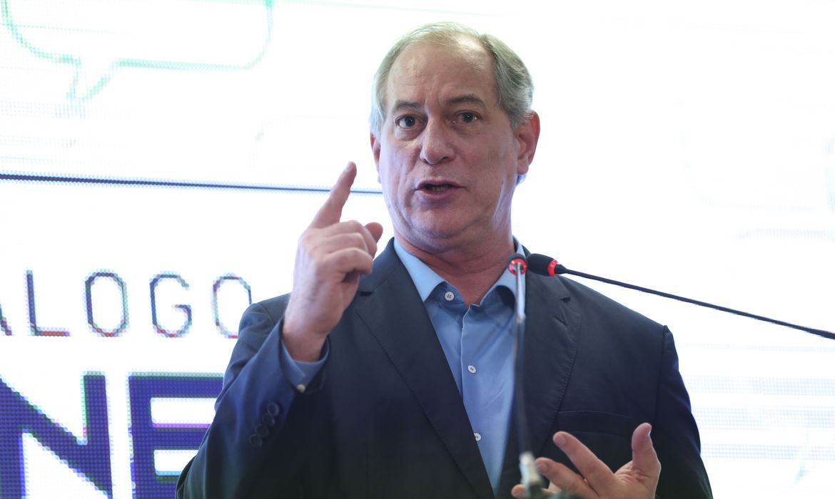 Ciro quer debate antes de propor reformas previdenci ria e