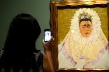 Brasília - O estilo inconfundível da pintora mexicana Frida Kahlo pode ver visto de perto na exposição,Frida Kahlo – conexões entre mulheres surrealistas no México, já aberta na Caixa Cultural, até o dia 5 de junho (Elza Fiuza/Agência