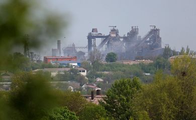 Vista da usina siderúrgica de Azovstal, na cidade ucraniana de Mariupol