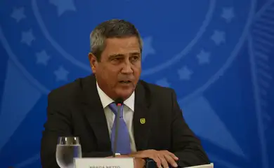 O ministro da Casa Civil, Braga Netto, fala à imprensa no Palácio do Planalto, sobre os 500 dias de governo