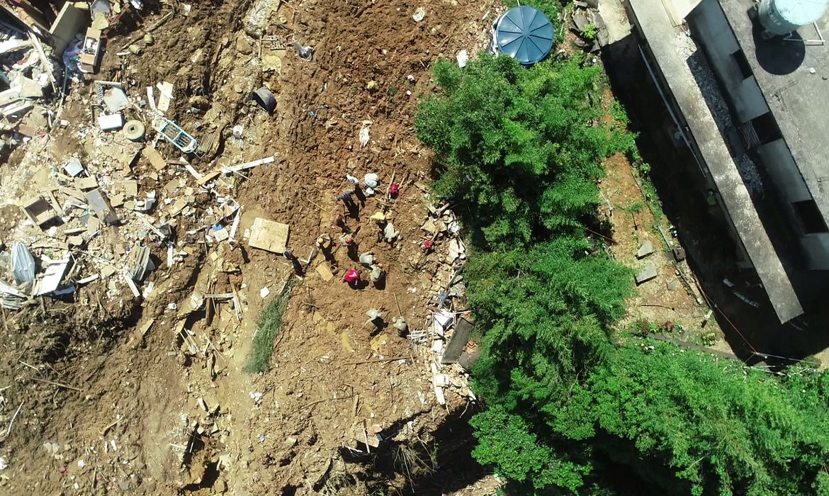 Imagens de drone das áreas de deslizamento de encosta em Petrópolis, em decorrência das fortes chuvas que atingiram, a região serrana do Rio de Janeiro