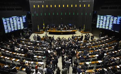 Plenário da Câmara dos Deputados pode concluir votação de projeto contra a guerra fiscal entre os municípios (Wilson Dias/Agência Brasil)