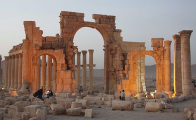 Imagem de arquivo mostra imagem ampla da antiga cidade de Palmira no centro da Síria