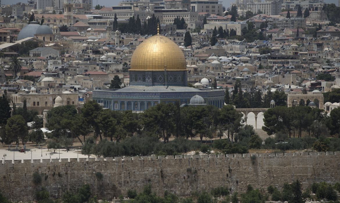 Vista aérea da Esplanada das Mesquitas, em Jerusalém. O local, que abriga o Muro das Lamentações e a Mesquita de Al Aqsa é sagrado para muçulmanos, judeus e cristãos. 
