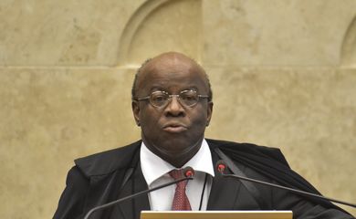 Brasília - STF retoma julgamento de novos recursos do processo do mensalão. Na foto, o presidente da Corte, ministro Joaquim Barbosa (José Cruz/Agência Brasil)