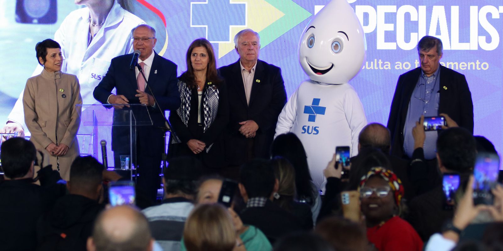 Equipamentos para tratamento do câncer são entregues para seis cidades Equipamentos para tratamento do câncer são entregues para seis cidades