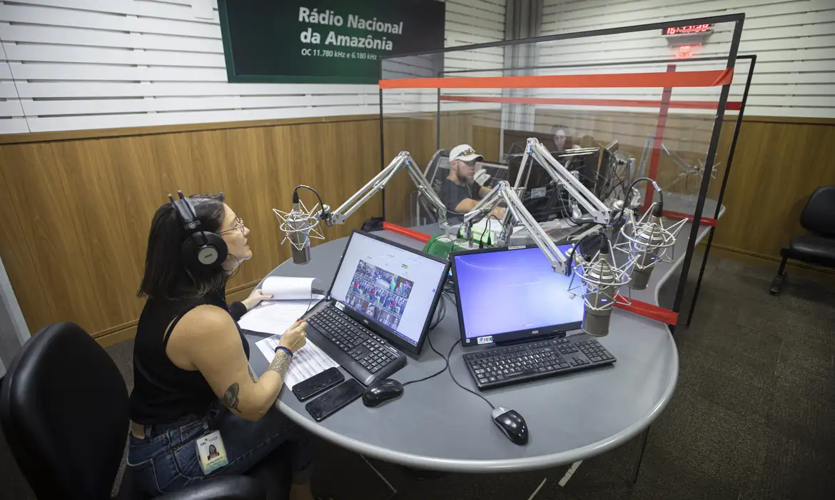 Viva Maria celebra o Dia do Rdio e os 100 anos de Elisabeth Teixeira