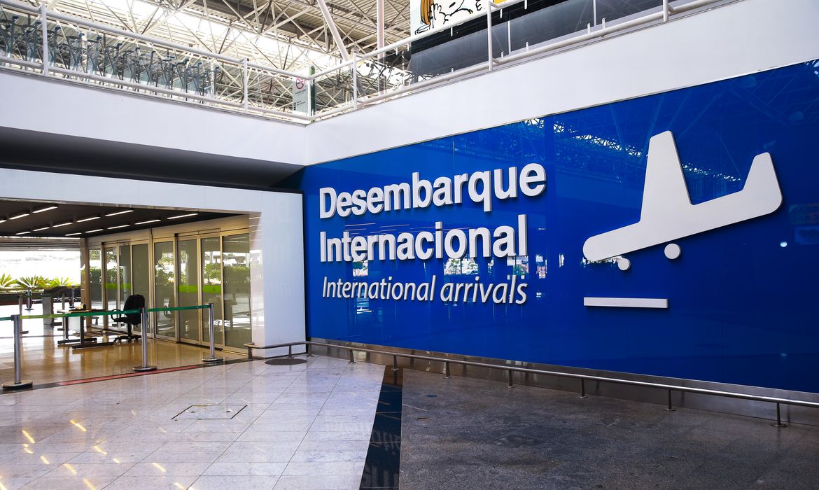 Aeroporto Internacional Juscelino Kubitschek, terceiro maior aeroporto do Brasil com pouca movimentação de passageiros