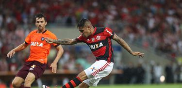 No último encontro entre os dois times, o Flamengo venceu o Atlético-PR por dois a um
