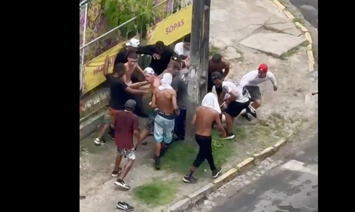 Pernambuco-01/02/2025 Selvageria e brutalidade são registradas antes do clássico Santa Cruz x Sport Club do Recife,um dos principais do estado do Pernambuco. Fotos redes sociais X
