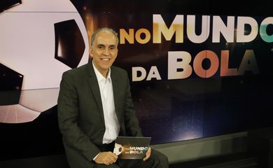 Sergio du Bocage apresenta o Programa No Mundo da Bola, da TV Brasil. Foto: Fernando Frazão/Agência Brasil