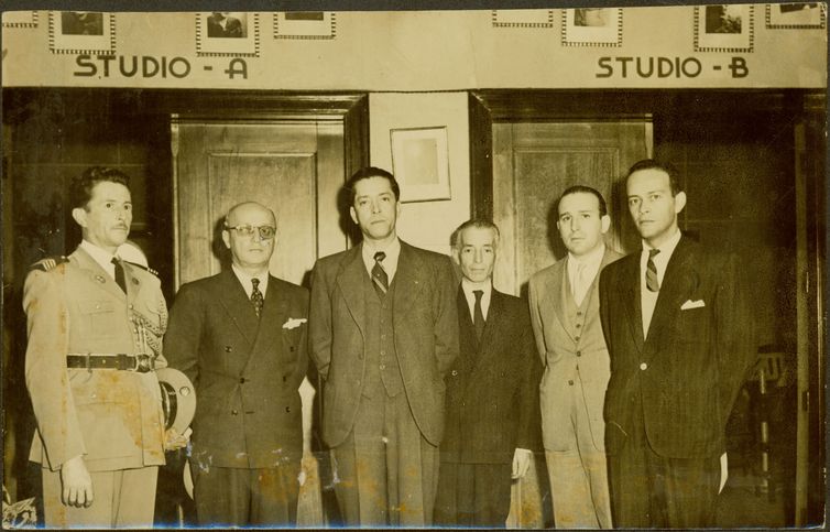 Na Rádio Inconfidência, ministro Rubens Terrazas da Bolívia, Lucas Lopes, Luís de Bessa e outros na década de 30.