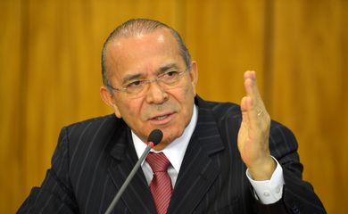 Brasília - O ministro da Casa Civil, Eliseu Padilha, anuncia medidas para reduzir gastos públicos  (José Cruz/Agência Brasil)
