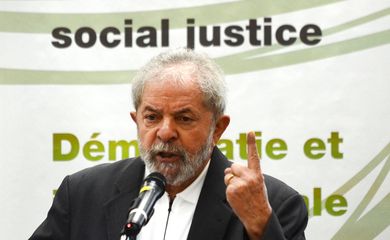 São Paulo - O ex-presidente Lula participa no segundo dia do seminário da Aliança Progressista: Democracia e Justiça Social, no Hotel Maksoud Plaza (Rovena Rosa/Agência Brasil)