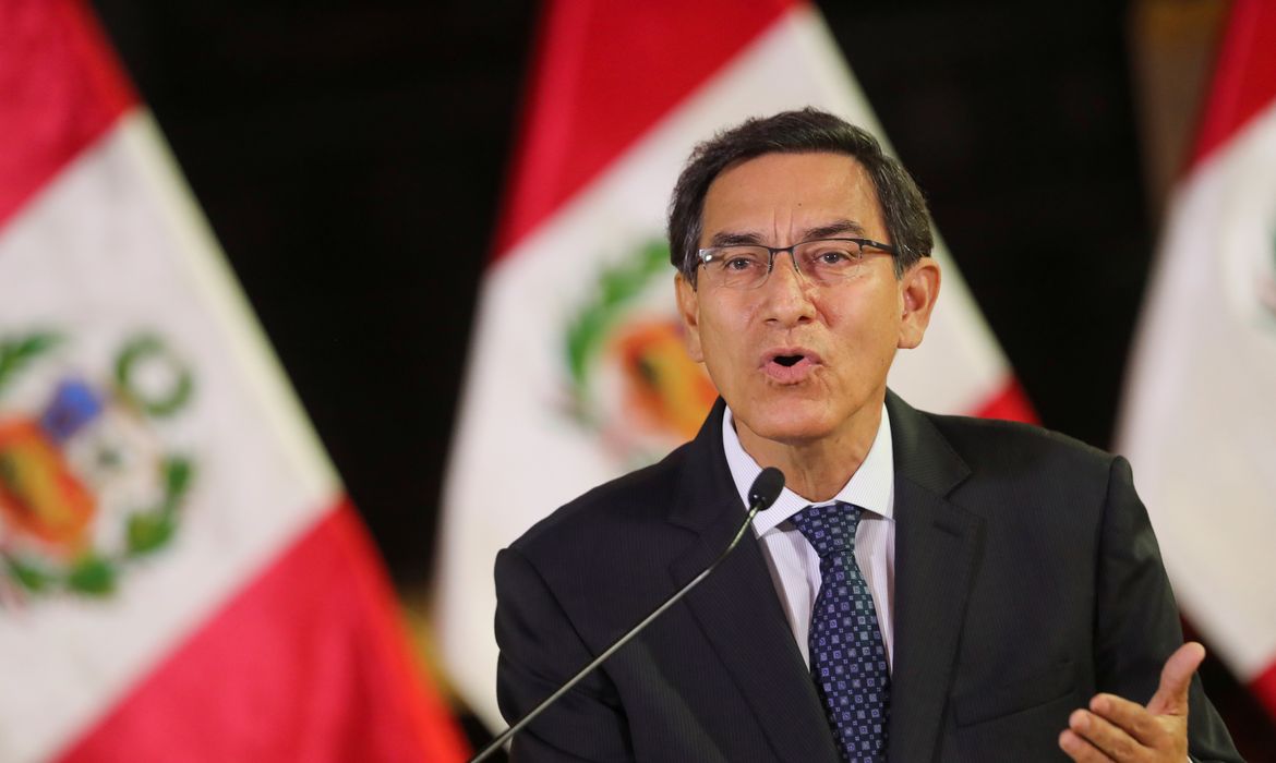 Presidente do Peru, Martín Vizcarra, anuncia dissolução do Congresso